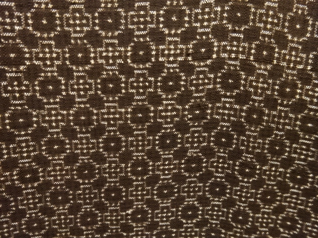 アンティーク　丸に十字模様織り出し本場泥大島紬着物